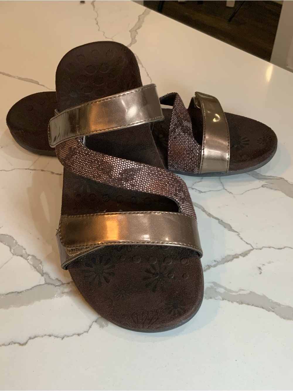 Vionic Shore "Jodie" Orthotic Slide Sandals - Snake Print (Women's Size 10)